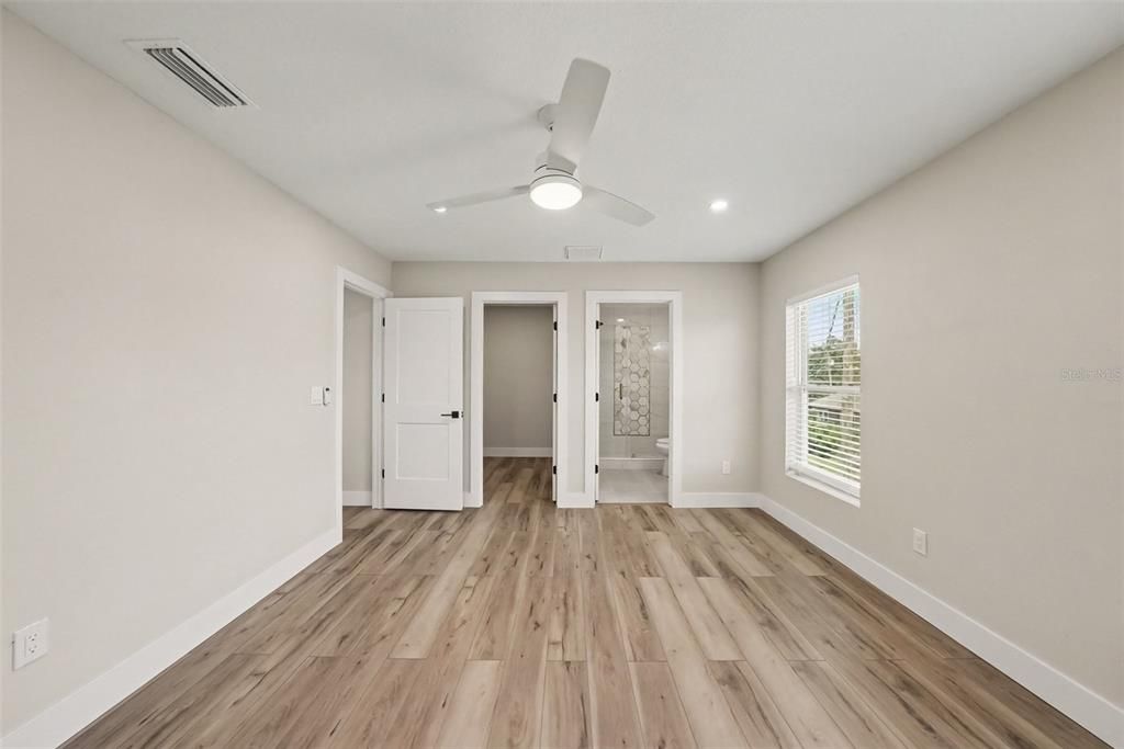 For Sale: $499,900 (3 beds, 2 baths, 1646 Square Feet)