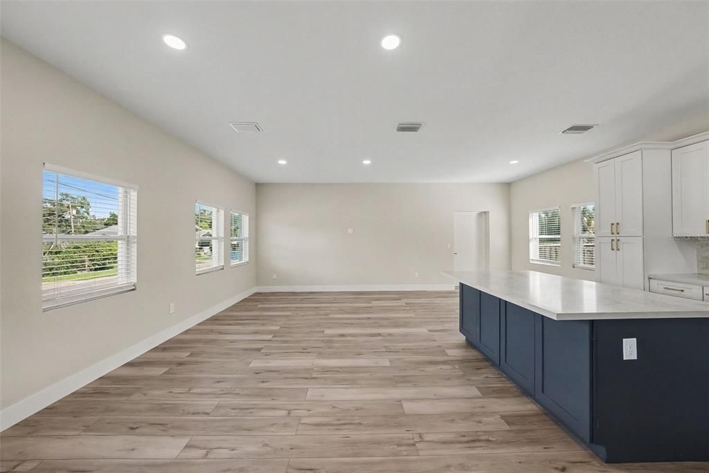 For Sale: $499,900 (3 beds, 2 baths, 1646 Square Feet)