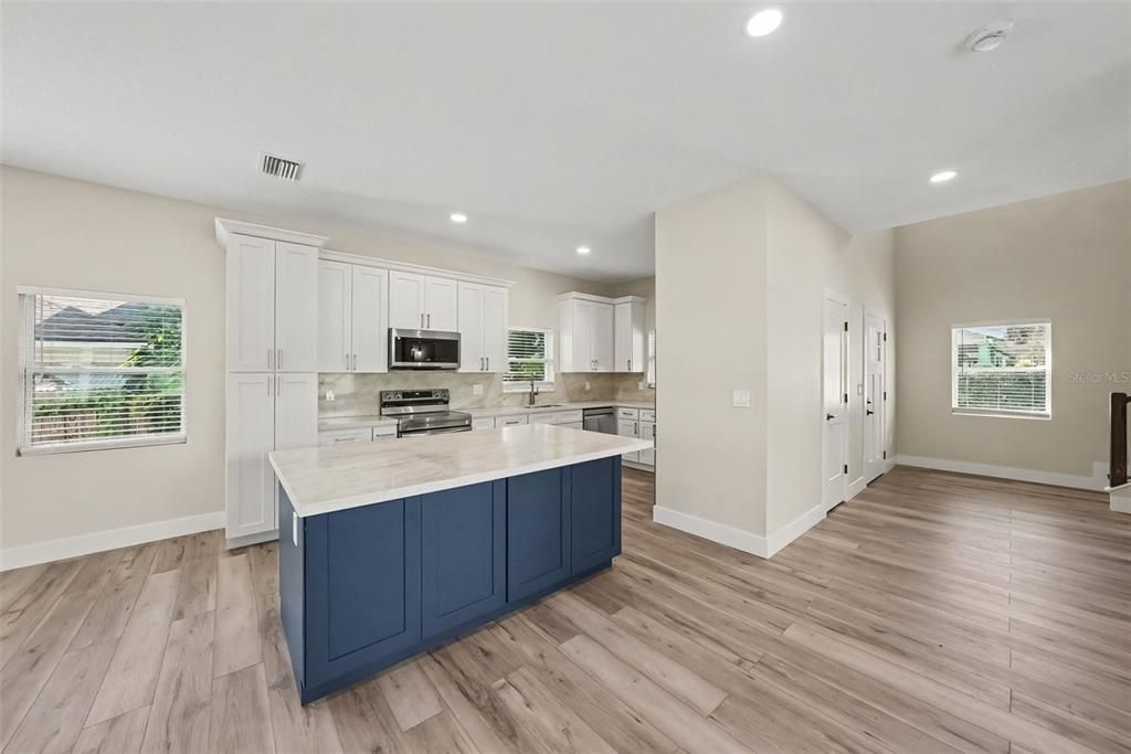 For Sale: $499,900 (3 beds, 2 baths, 1646 Square Feet)