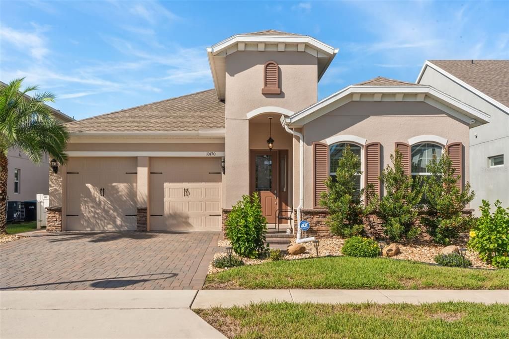 For Sale: $660,000 (3 beds, 2 baths, 2613 Square Feet)