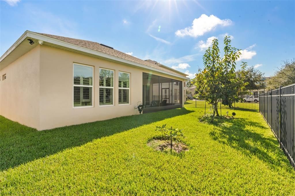 For Sale: $660,000 (3 beds, 2 baths, 2613 Square Feet)