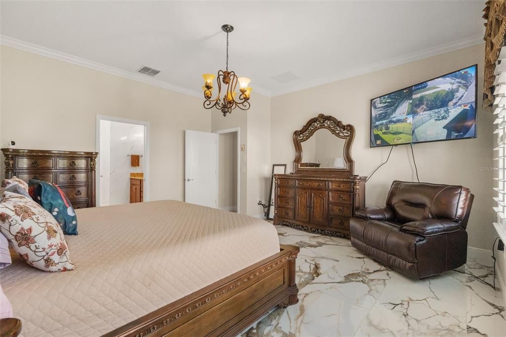 For Sale: $660,000 (3 beds, 2 baths, 2613 Square Feet)