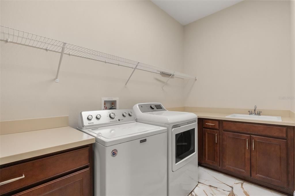 For Sale: $660,000 (3 beds, 2 baths, 2613 Square Feet)