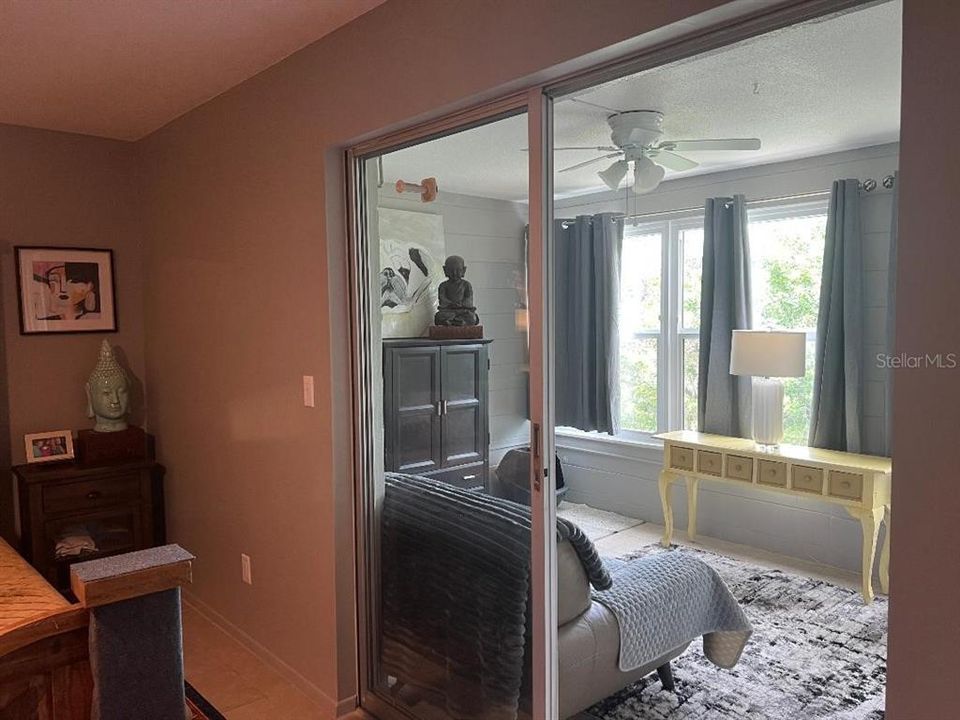 For Sale: $115,000 (1 beds, 1 baths, 825 Square Feet)
