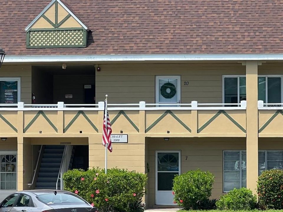 For Sale: $115,000 (1 beds, 1 baths, 825 Square Feet)