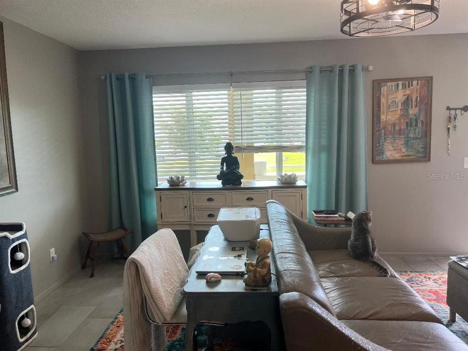 For Sale: $115,000 (1 beds, 1 baths, 825 Square Feet)