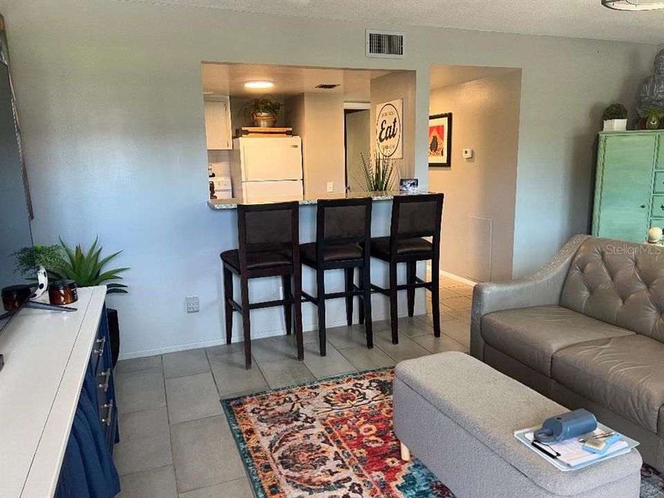 For Sale: $115,000 (1 beds, 1 baths, 825 Square Feet)