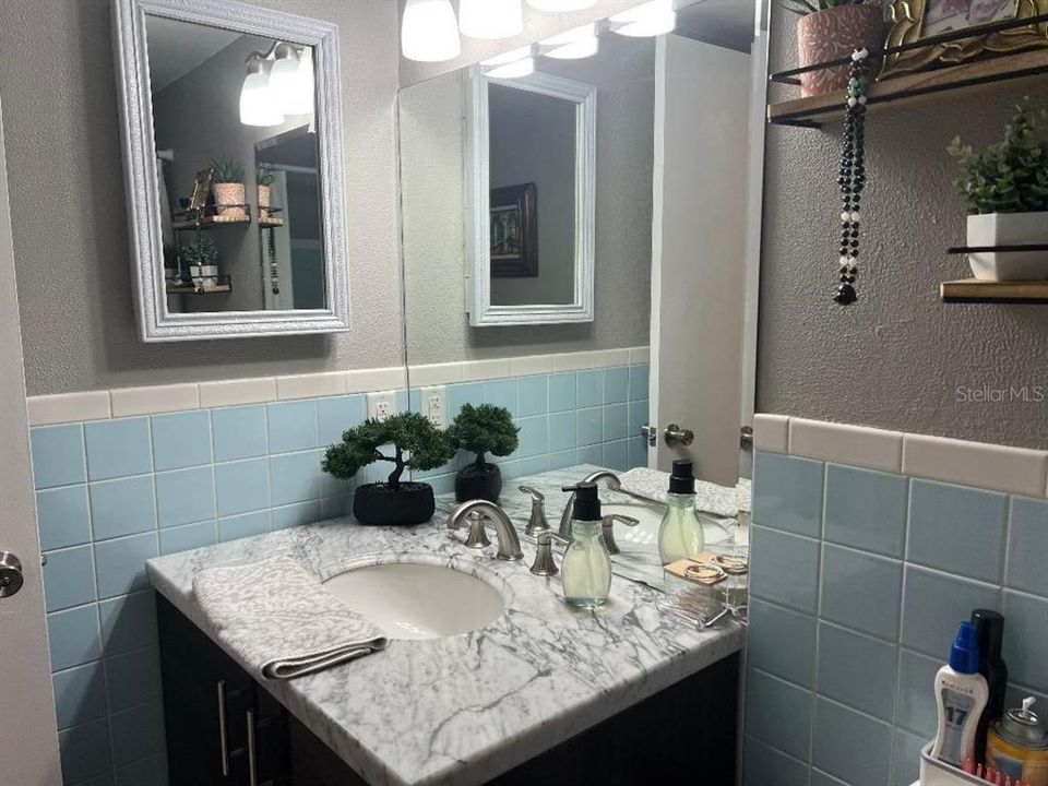 For Sale: $115,000 (1 beds, 1 baths, 825 Square Feet)