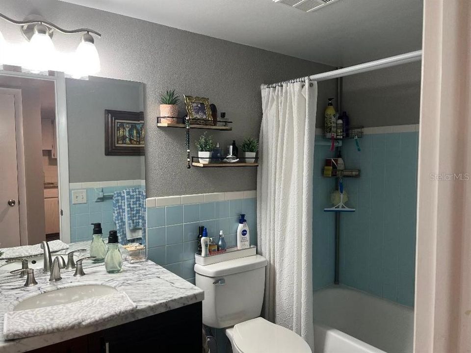 For Sale: $115,000 (1 beds, 1 baths, 825 Square Feet)
