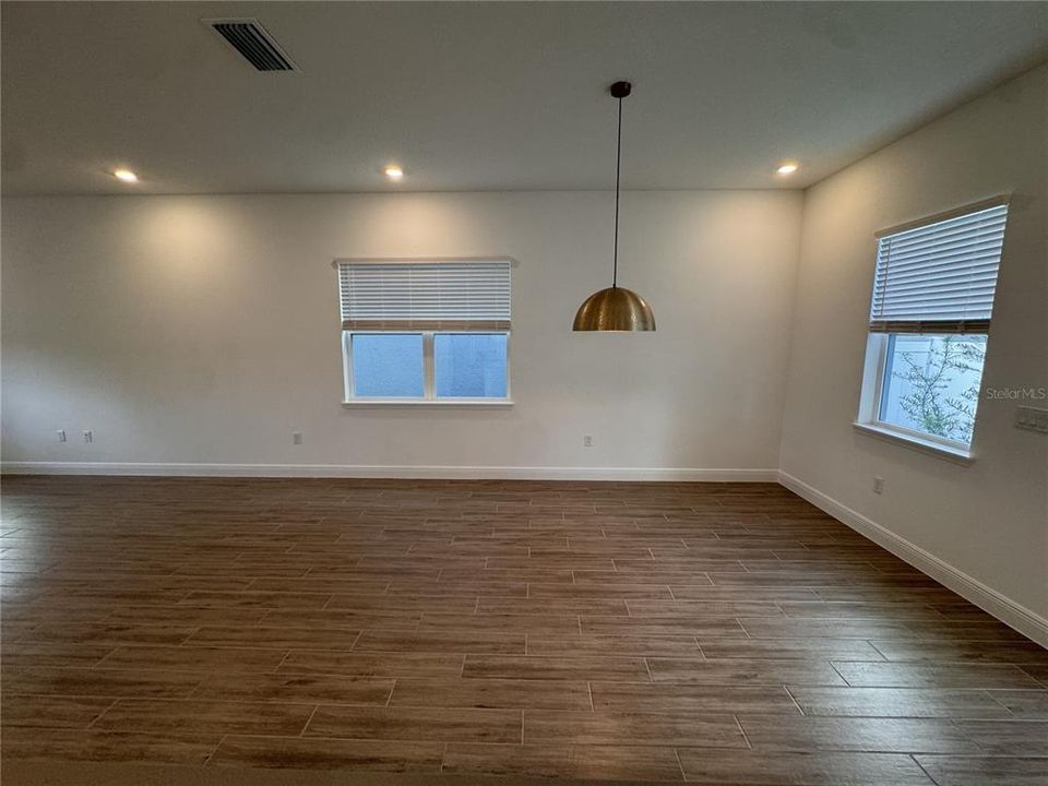 В аренду: $3,000 (3 спален, 2 ванн, 1845 Квадратных фут)
