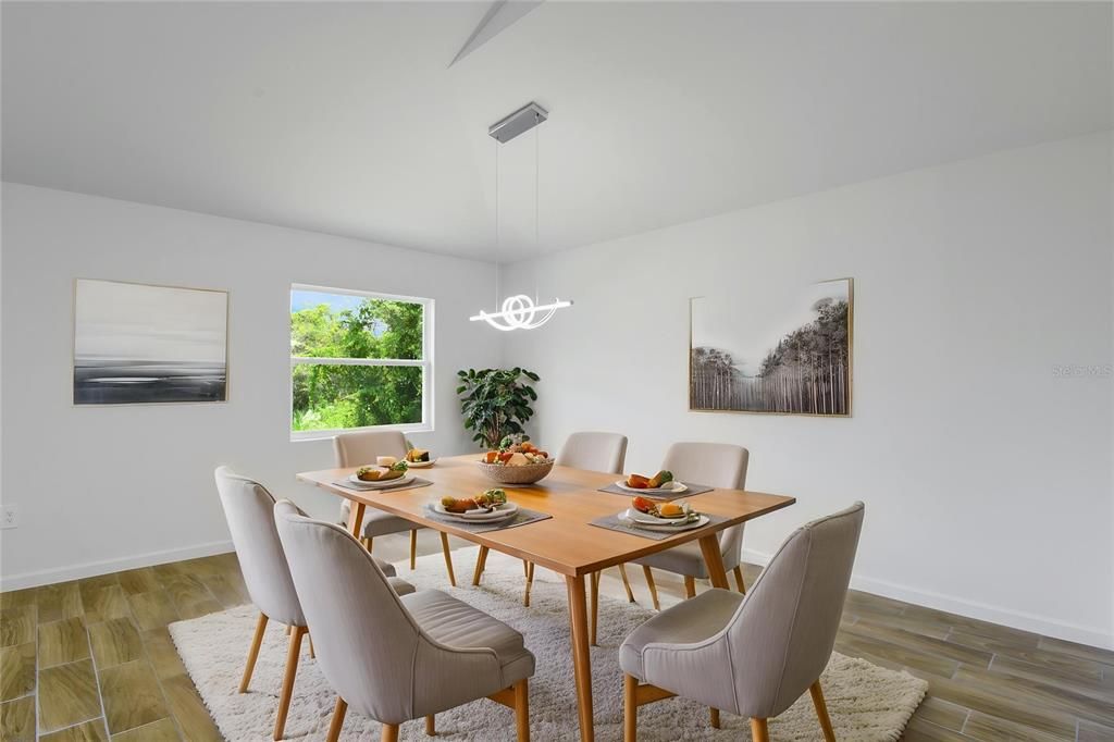 На продажу: $319,900 (4 спален, 2 ванн, 1747 Квадратных фут)