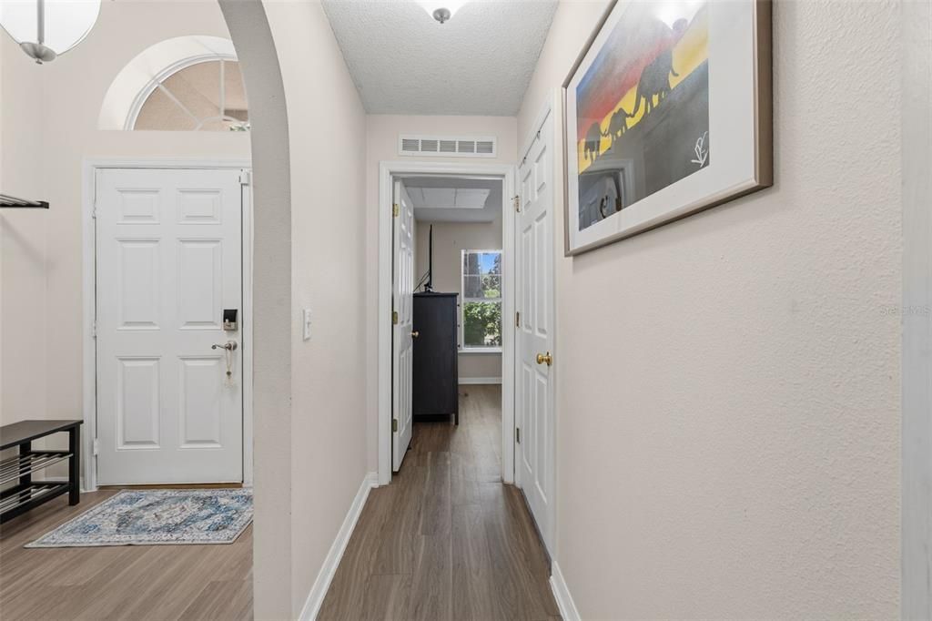 En Venta: $367,999 (4 camas, 2 baños, 1849 Pies cuadrados)