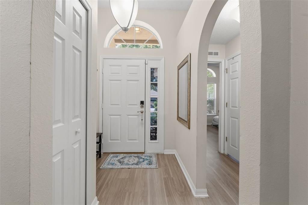 En Venta: $367,999 (4 camas, 2 baños, 1849 Pies cuadrados)