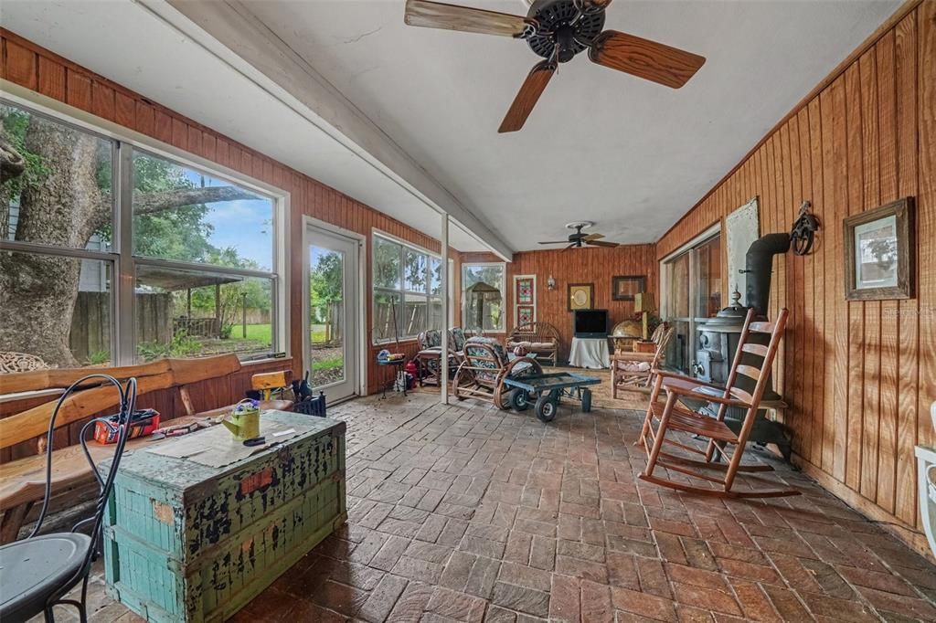 For Sale: $679,900 (4 beds, 2 baths, 3291 Square Feet)