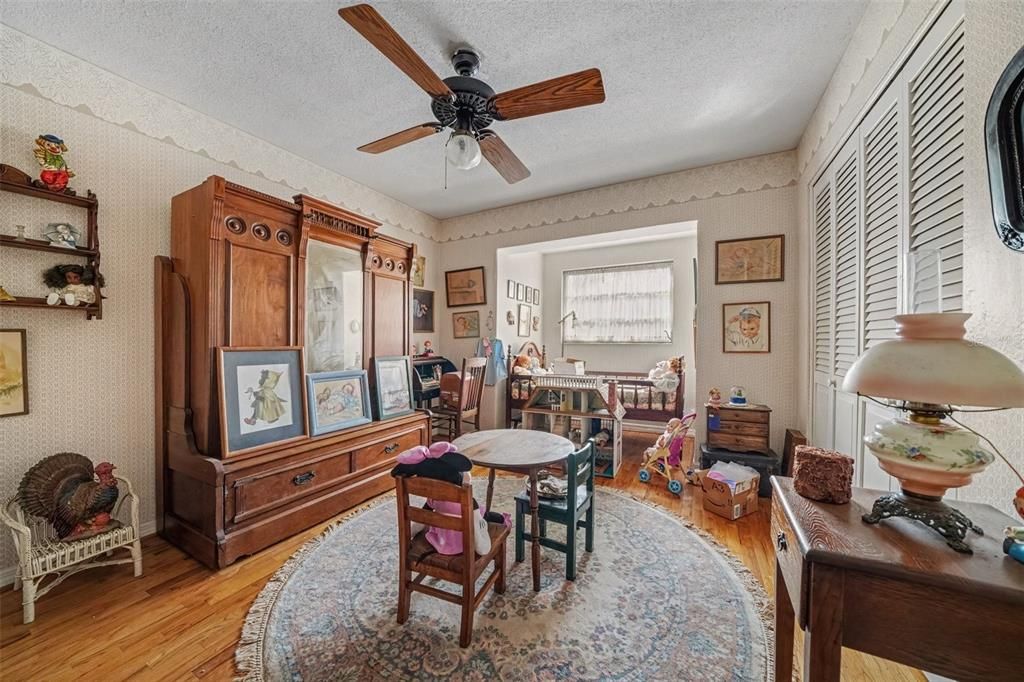 For Sale: $679,900 (4 beds, 2 baths, 3291 Square Feet)