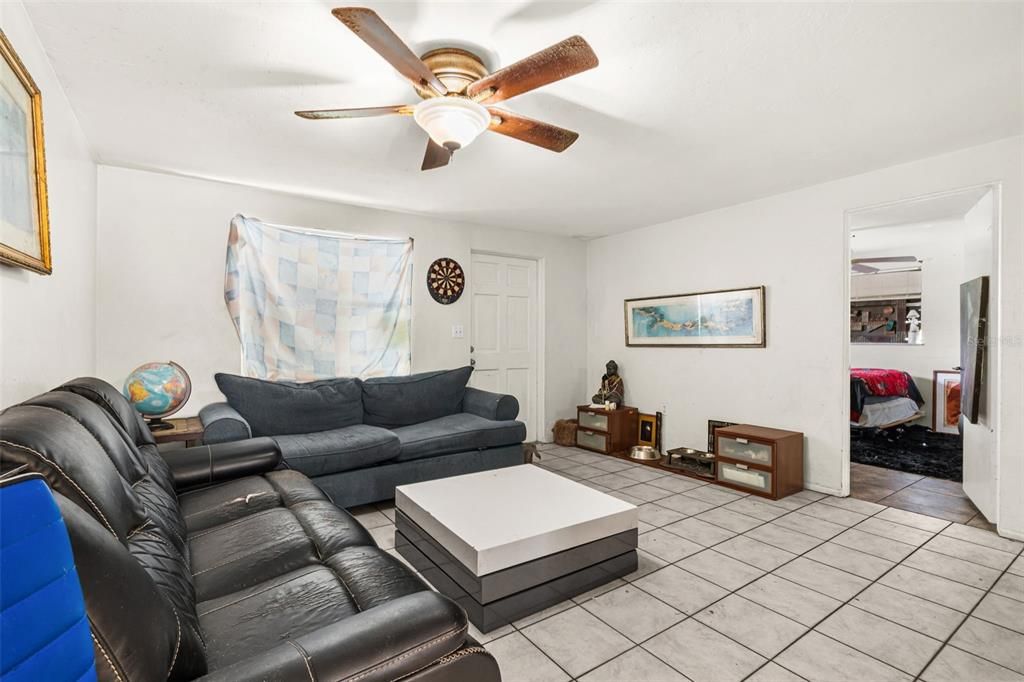 En Venta: $449,900 (4 camas, 0 baños, 1512 Pies cuadrados)