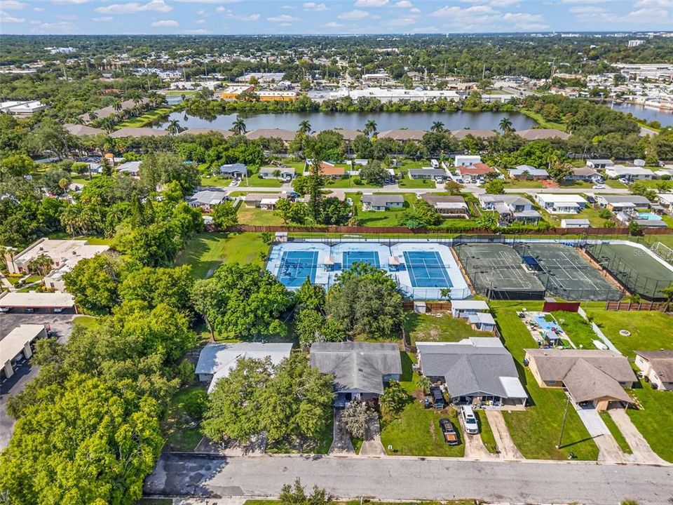 En Venta: $449,900 (4 camas, 0 baños, 1512 Pies cuadrados)