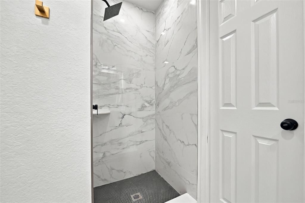 For Sale: $339,900 (4 beds, 2 baths, 1135 Square Feet)