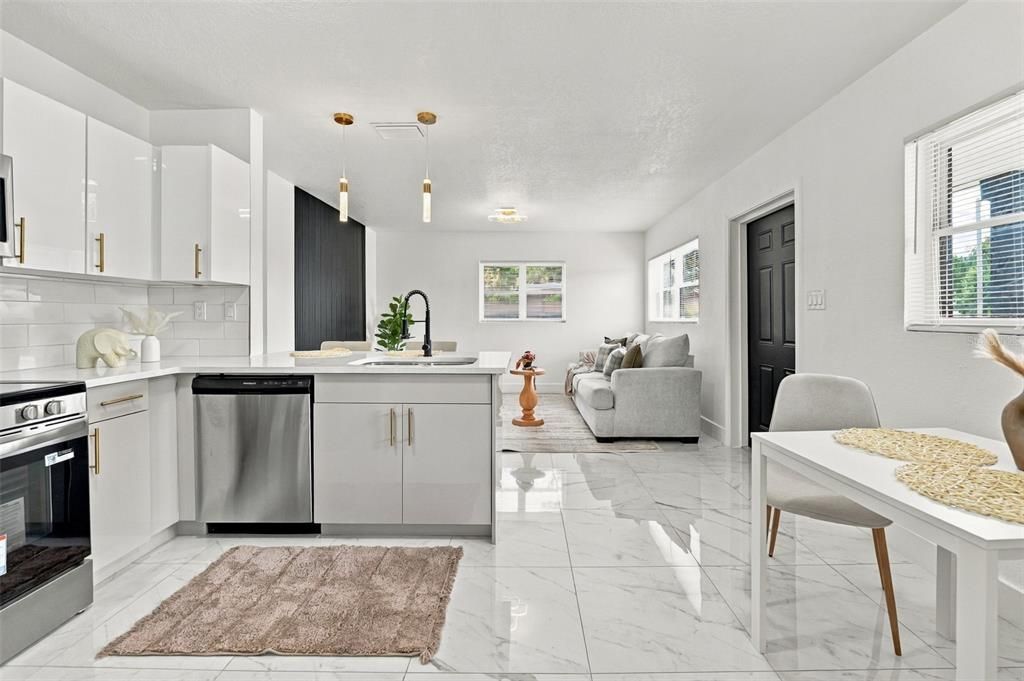 For Sale: $339,900 (4 beds, 2 baths, 1135 Square Feet)
