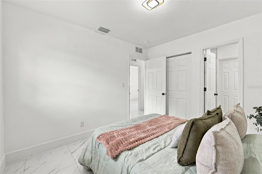 For Sale: $339,900 (4 beds, 2 baths, 1135 Square Feet)