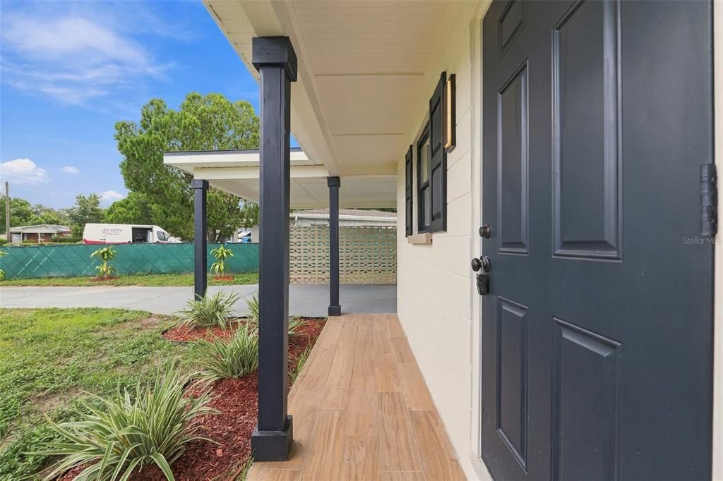 For Sale: $339,900 (4 beds, 2 baths, 1135 Square Feet)