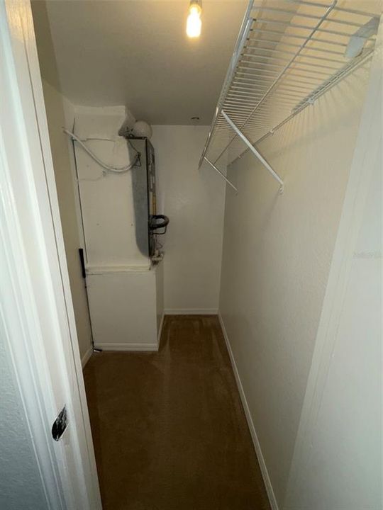 For Rent: $1,400 (1 beds, 1 baths, 842 Square Feet)