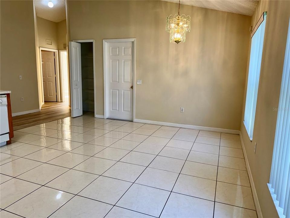 En Venta: $359,900 (4 camas, 3 baños, 1929 Pies cuadrados)