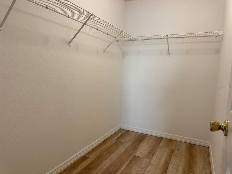 En Venta: $359,900 (4 camas, 3 baños, 1929 Pies cuadrados)