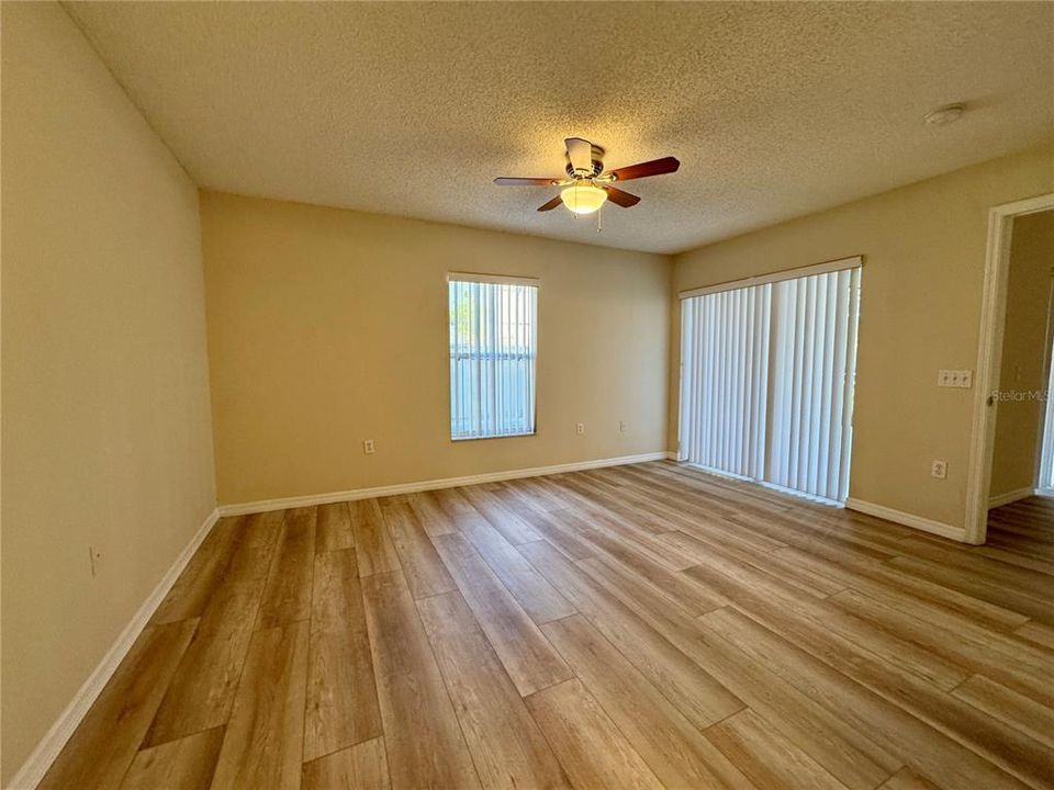 En Venta: $359,900 (4 camas, 3 baños, 1929 Pies cuadrados)