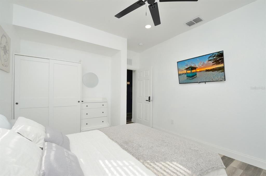 На продажу: $274,900 (3 спален, 2 ванн, 1245 Квадратных фут)
