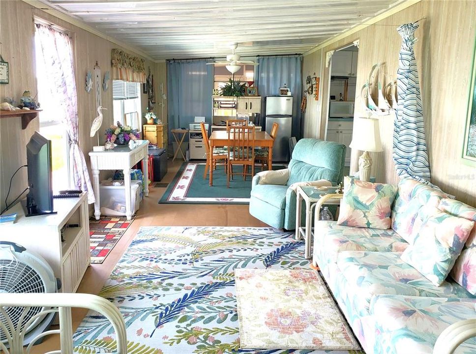 На продажу: $120,000 (2 спален, 2 ванн, 1225 Квадратных фут)