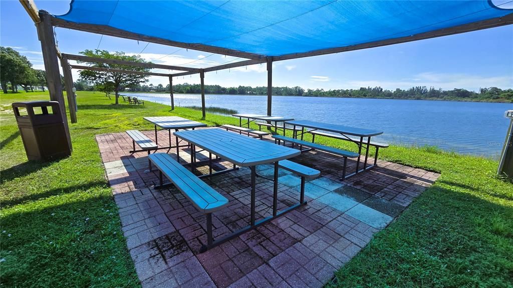 На продажу: $120,000 (2 спален, 2 ванн, 1225 Квадратных фут)
