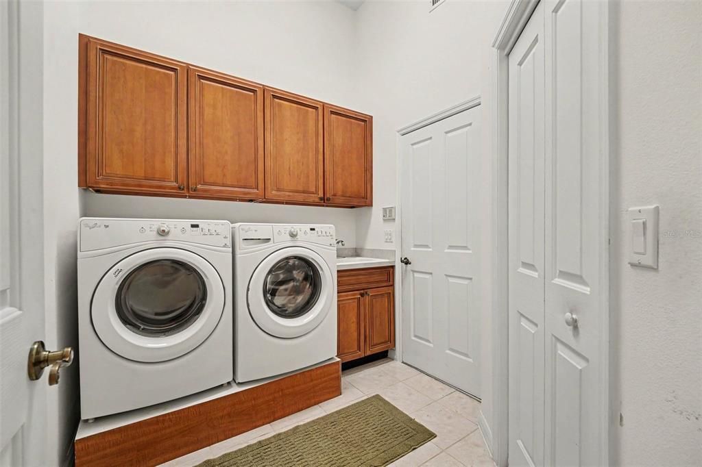 En Venta: $780,000 (3 camas, 3 baños, 2356 Pies cuadrados)