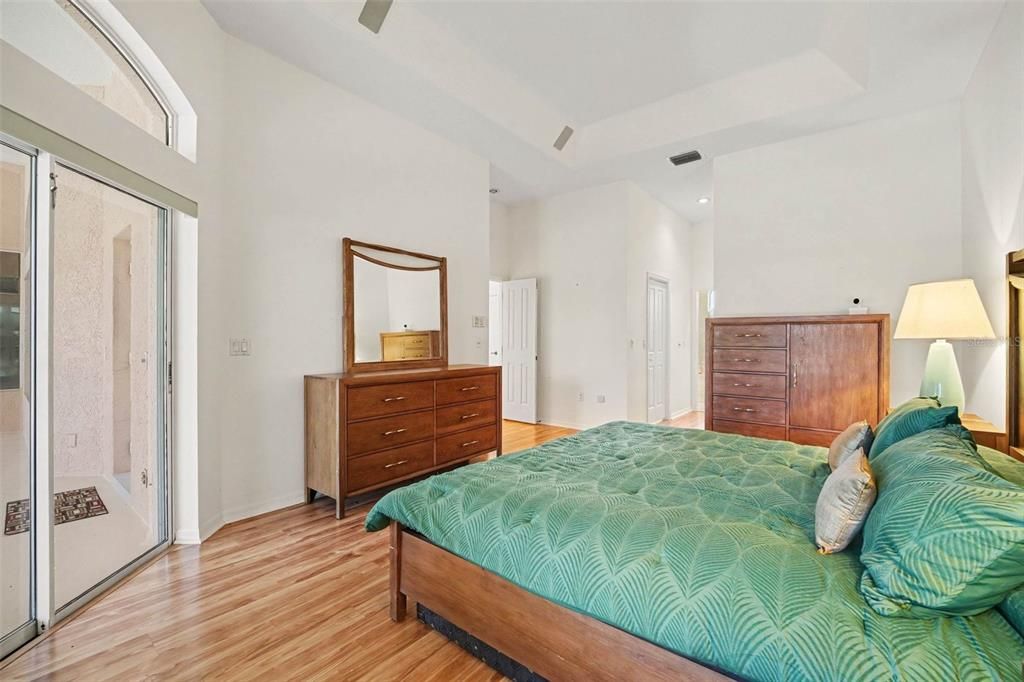 En Venta: $780,000 (3 camas, 3 baños, 2356 Pies cuadrados)