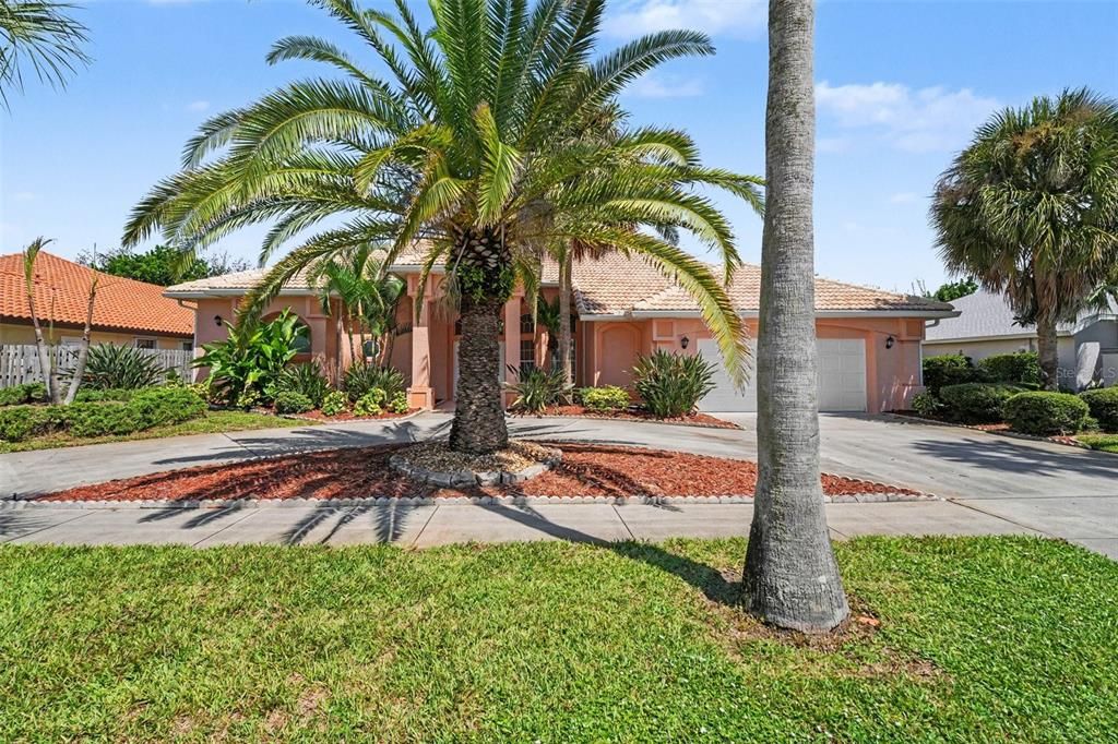 En Venta: $780,000 (3 camas, 3 baños, 2356 Pies cuadrados)