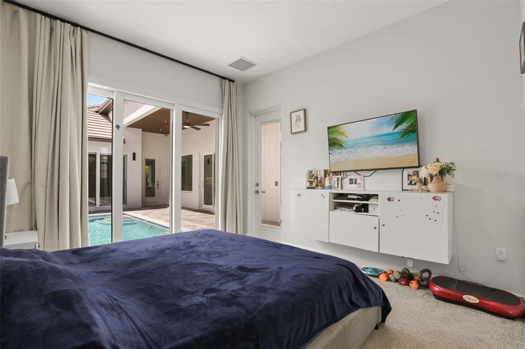 For Sale: $680,000 (3 beds, 3 baths, 1916 Square Feet)