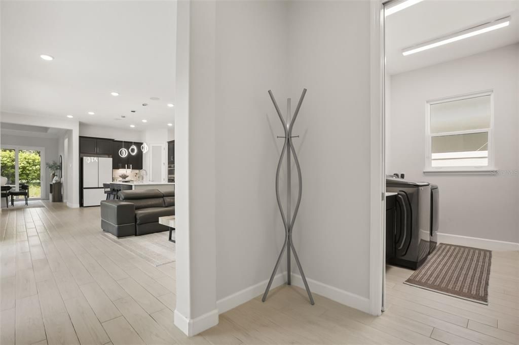 For Sale: $680,000 (3 beds, 3 baths, 1916 Square Feet)
