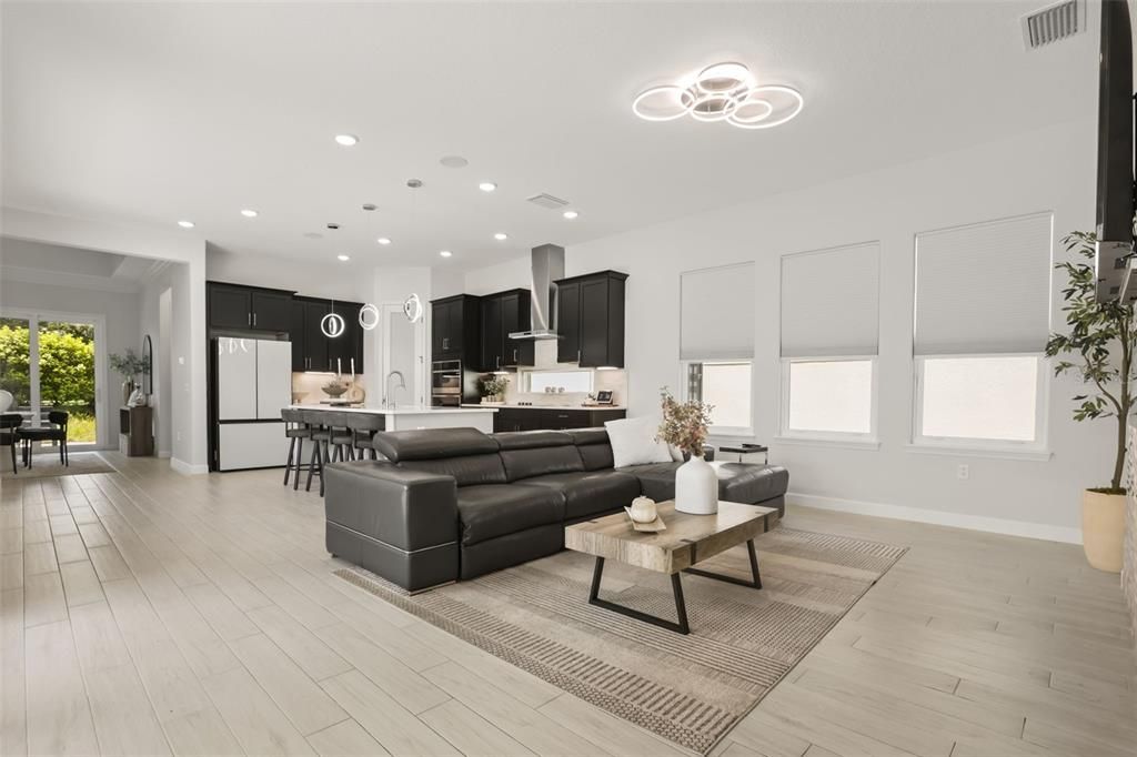 For Sale: $680,000 (3 beds, 3 baths, 1916 Square Feet)