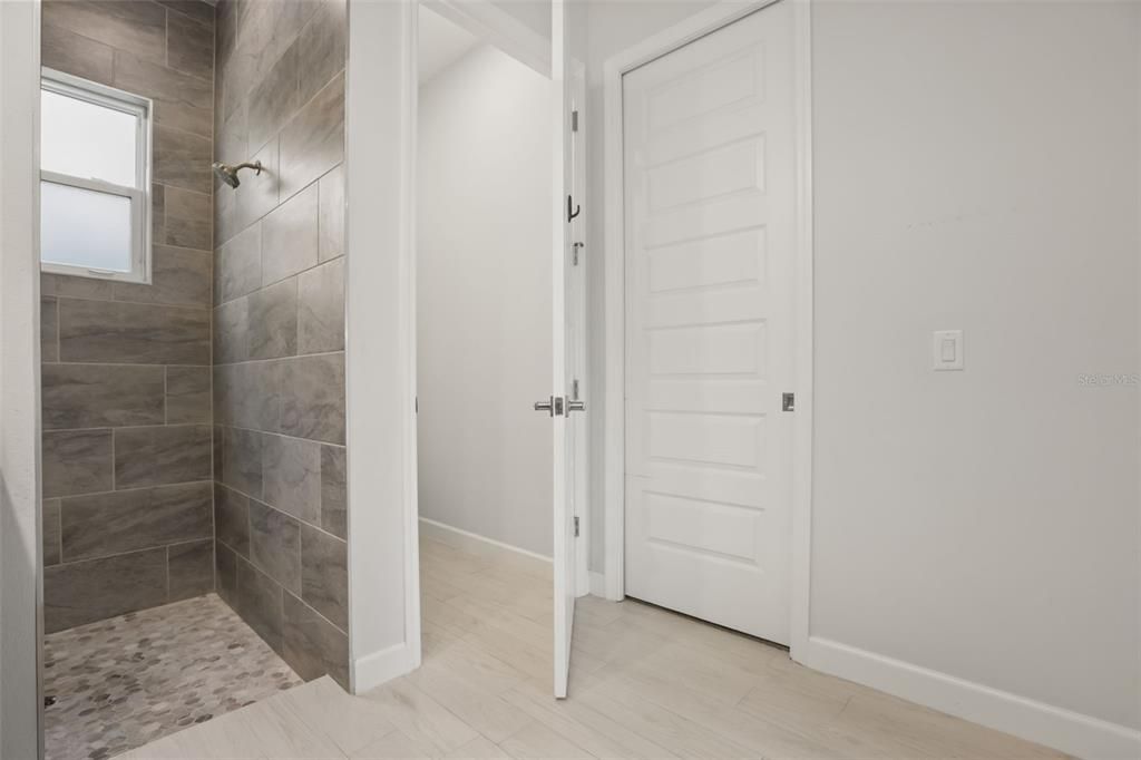 For Sale: $680,000 (3 beds, 3 baths, 1916 Square Feet)