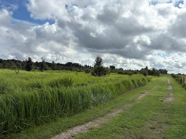 待售: $599,900 (5.40 acres)