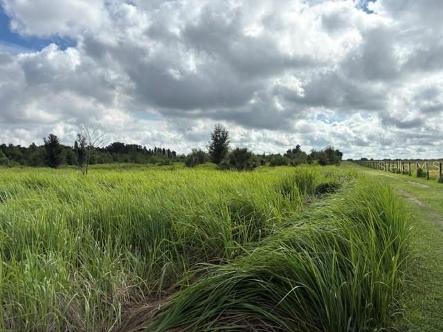 待售: $599,900 (5.40 acres)