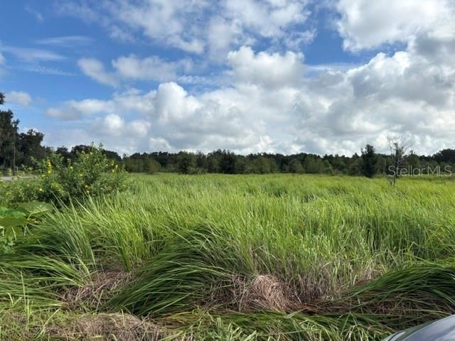 待售: $599,900 (5.40 acres)
