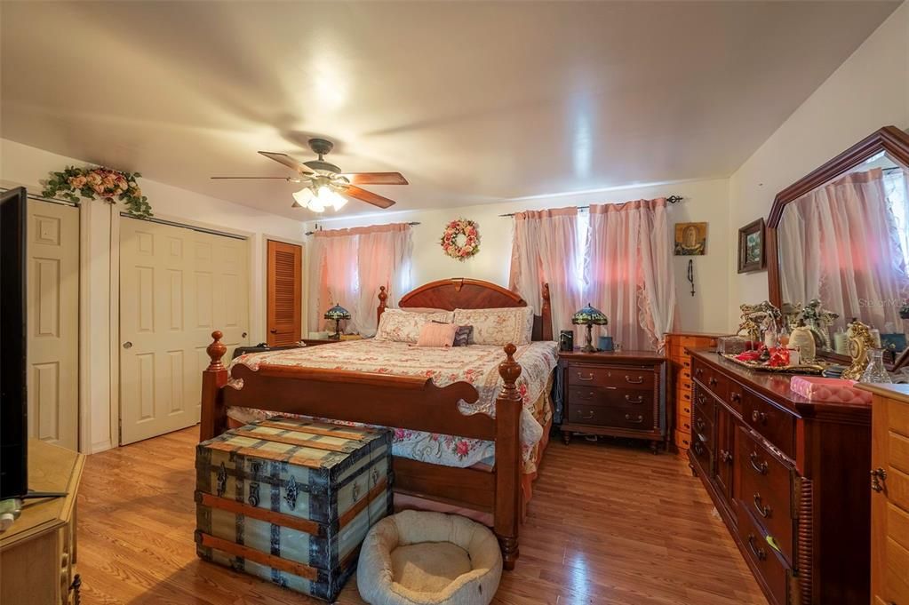 For Sale: $240,000 (3 beds, 2 baths, 1796 Square Feet)