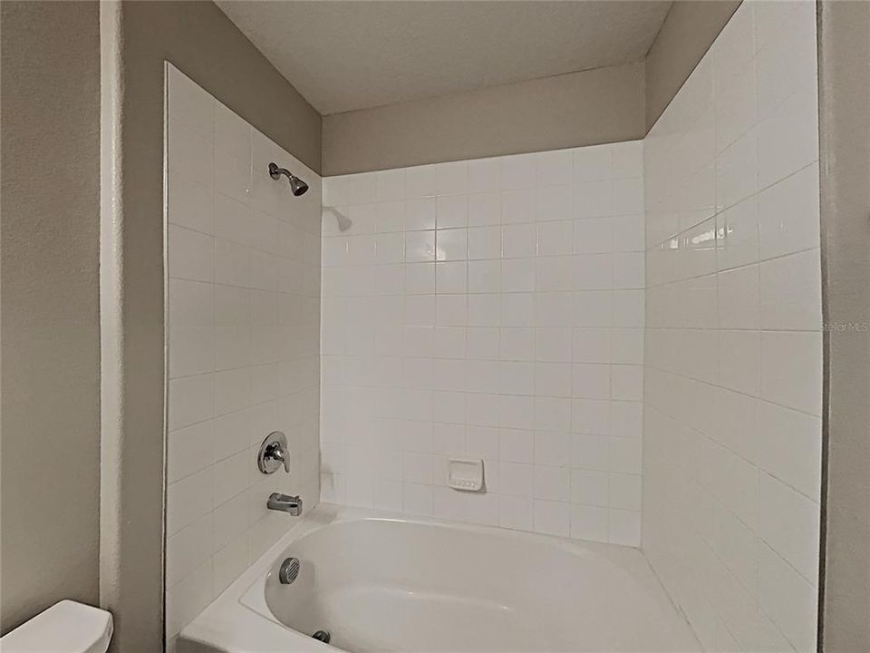 En Venta: $330,000 (4 camas, 2 baños, 1914 Pies cuadrados)