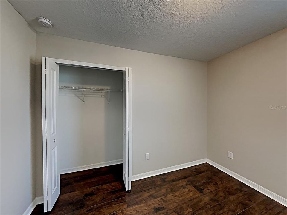 En Venta: $330,000 (4 camas, 2 baños, 1914 Pies cuadrados)