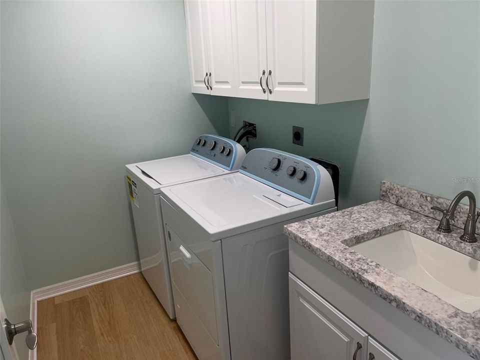 For Sale: $849,000 (3 beds, 2 baths, 1988 Square Feet)