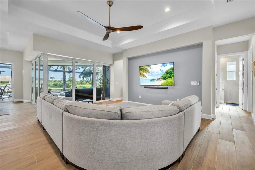 For Sale: $899,000 (3 beds, 3 baths, 2352 Square Feet)