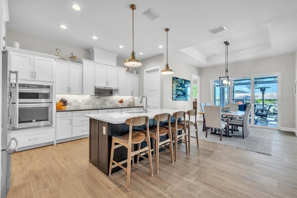 For Sale: $899,000 (3 beds, 3 baths, 2352 Square Feet)