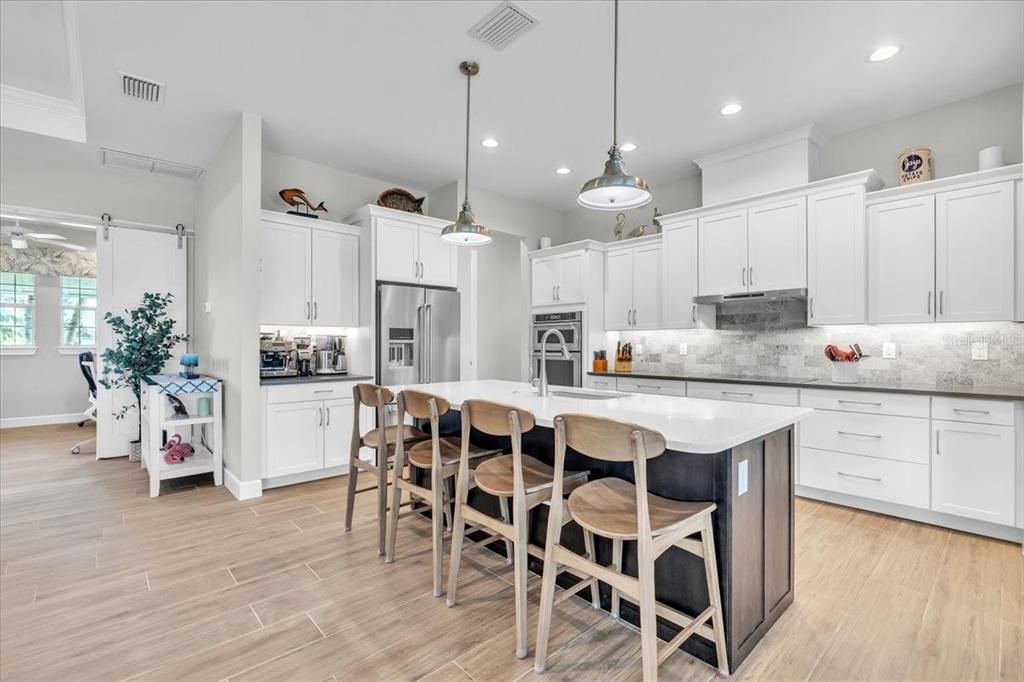 For Sale: $899,000 (3 beds, 3 baths, 2352 Square Feet)