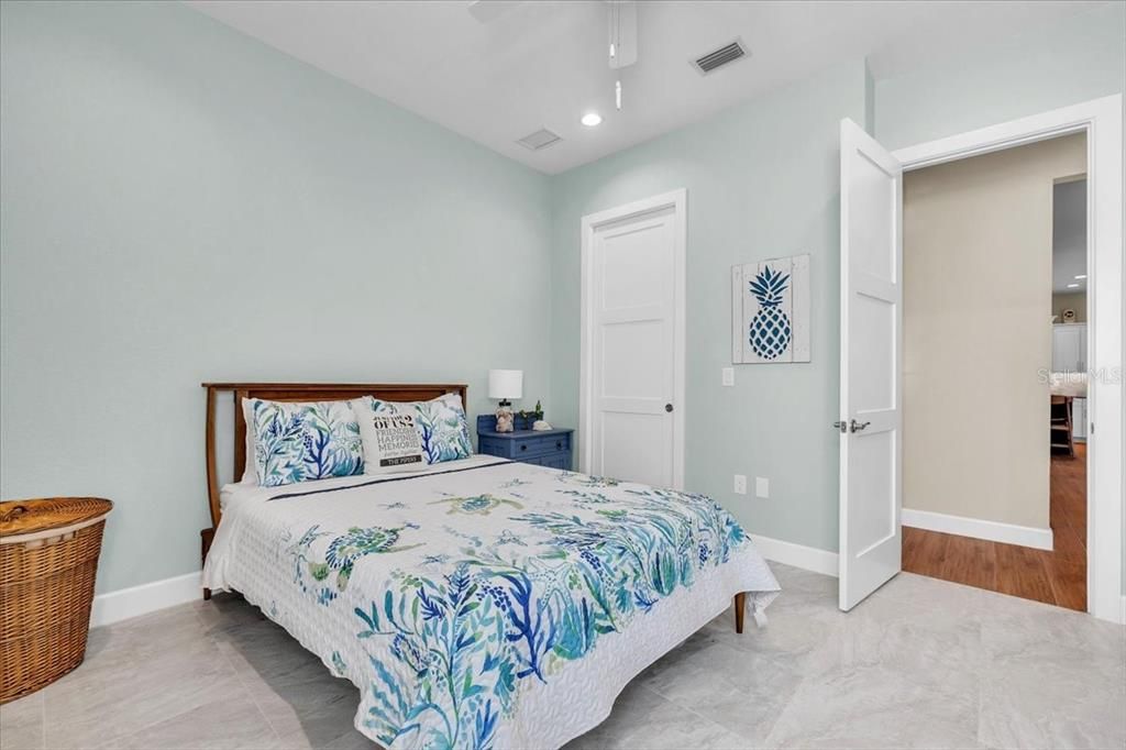 For Sale: $899,000 (3 beds, 3 baths, 2352 Square Feet)